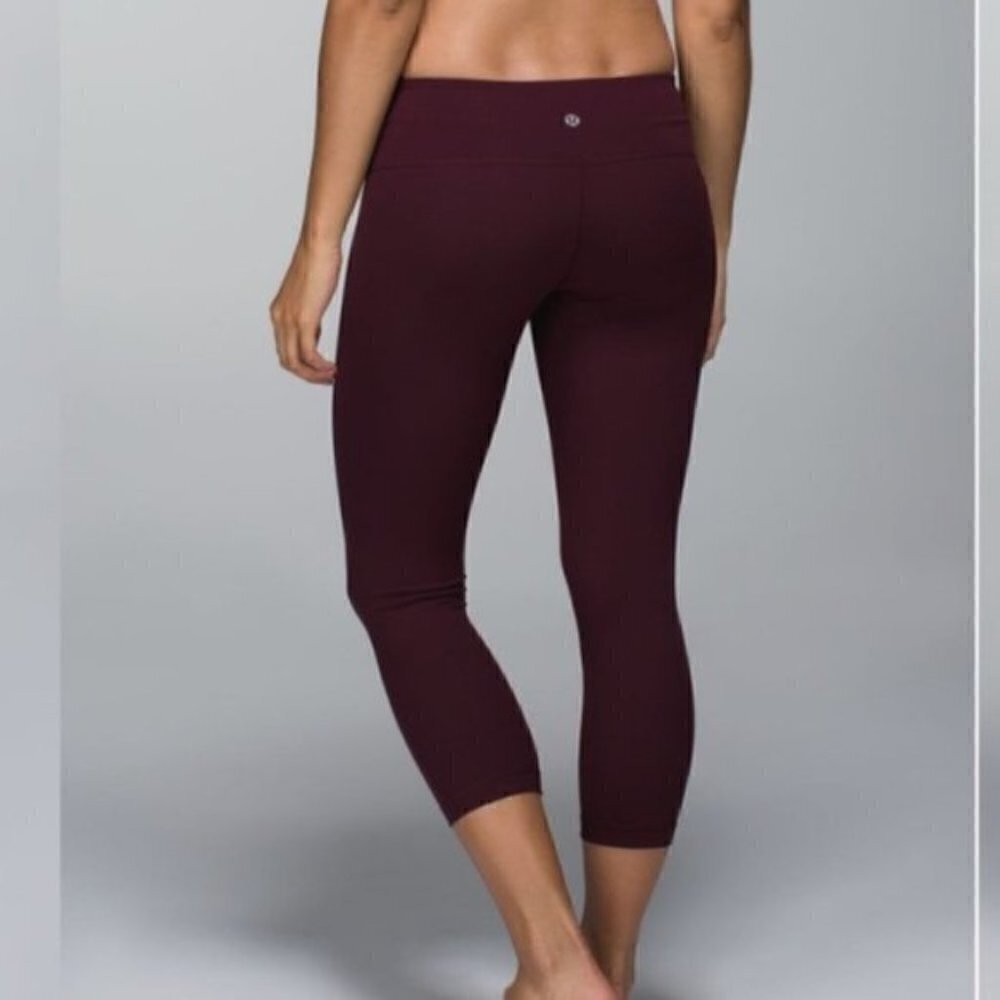 Lululemon Wunder Under Crop 21" in Bordeaux‎ Drama Burgundy Red 2